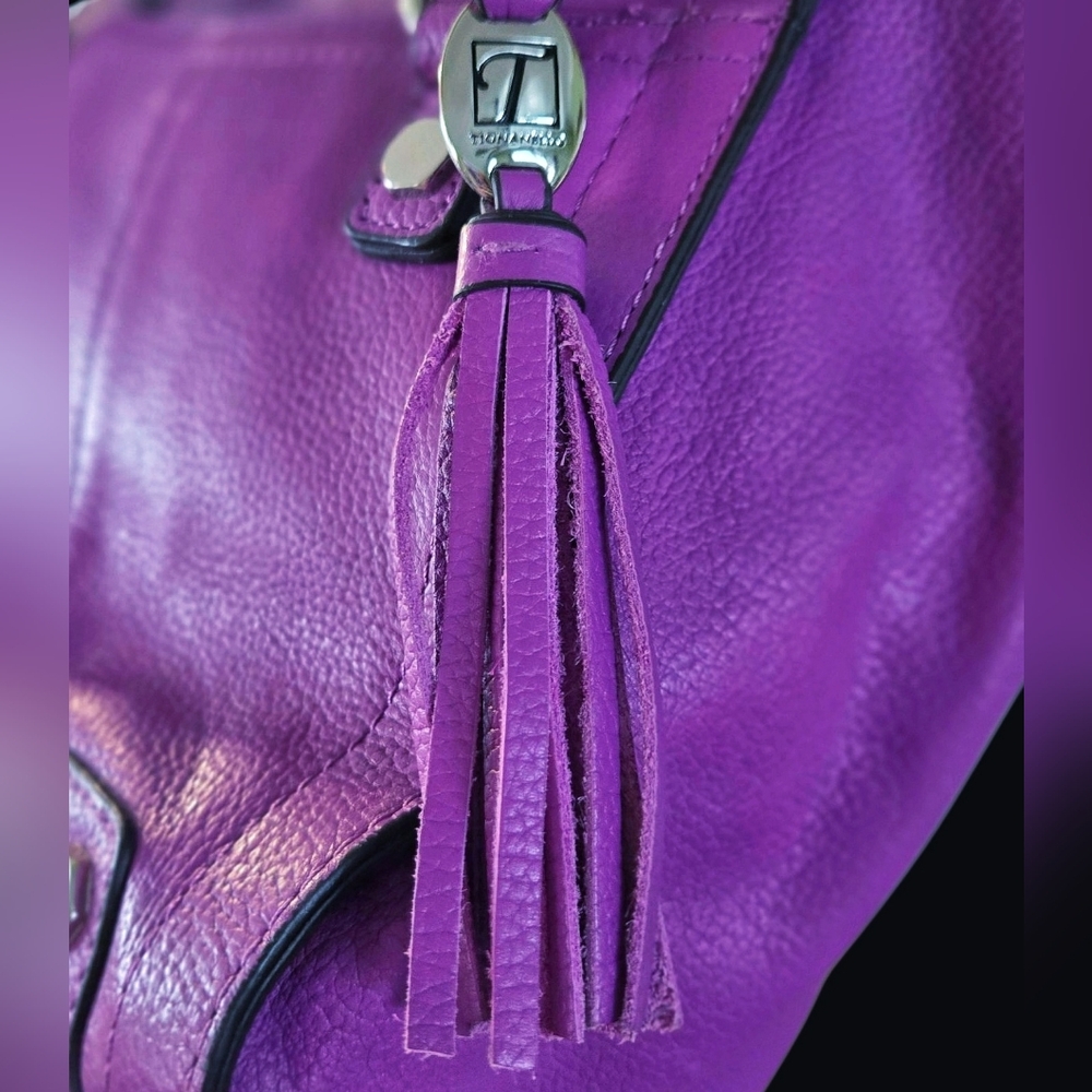 Tignello Pretty Leather Purple Women's Handbag. - Picture 8 of 12